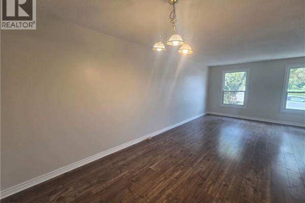 881 Lawrence Road Unit# Upper Level, Hamilton, ON L8K2A4 Photo 4
