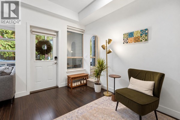 881 Salsbury Drive, Vancouver, BC V5L4A3 Photo 5