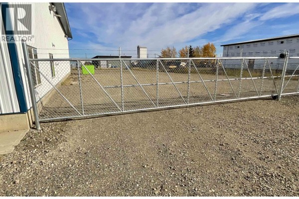 8811 109 Street, Fort St  John, BC V1J7C5 Photo 5