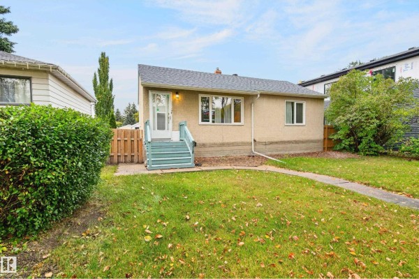 Dining room - 8812 79 St Nw, Edmonton, AB T6C2P6 Photo 2