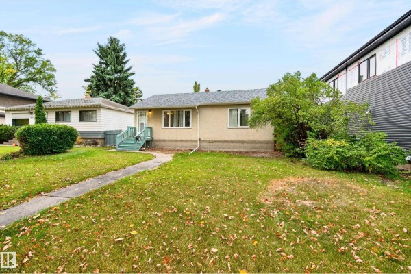 Kitchen - 8812 79 St Nw, Edmonton, AB T6C2P6 Photo 3