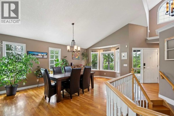 Dining room - 8816 48 Avenue, Calgary, AB T3B2B2 Photo 4