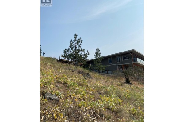 8816 Stonington Road, Vernon, BC V1H2K8 Photo 5