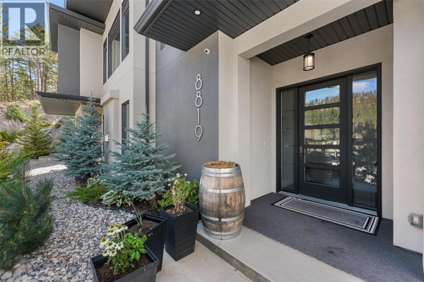 8819 Heritage Drive, Lake Country, BC, photo 3