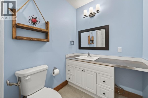 Foyer - 882 Eagleson Crescent, Lillooet, BC V0K1V0 Photo 2