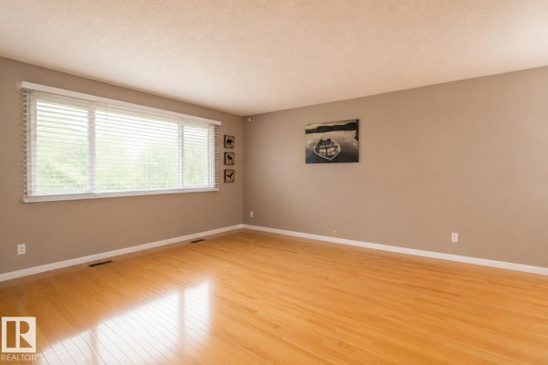 Dining room - 882 Knottwood Rd S Nw, Edmonton, AB T6K3C3 Photo 2