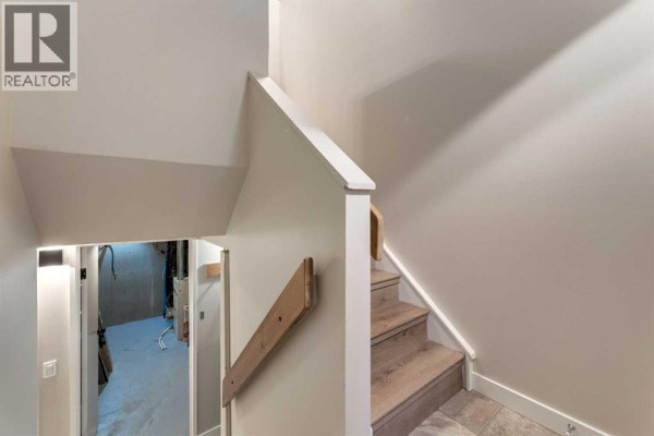 Foyer - 8826 6 Street Se, Calgary, AB T2H2B1 Photo 4