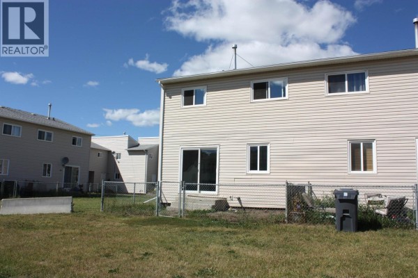 Kitchen - 8836 101 Avenue, Fort St  John, BC V1J5G2 Photo 2