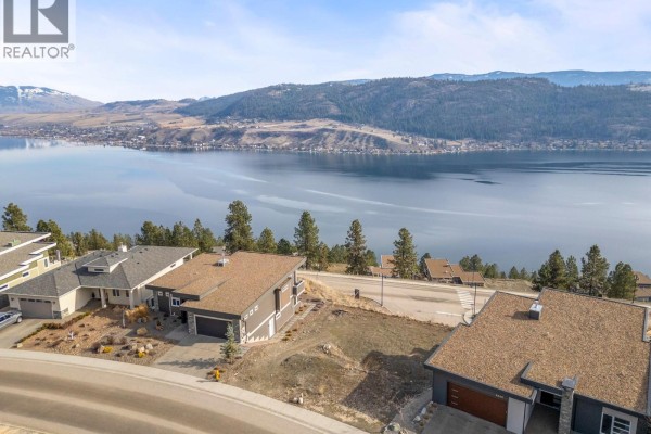 8836 Hampshire Crescent, Vernon, BC V1H2K9 Photo 3