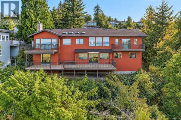 8839 Forest Park Dr, North Saanich, BC, photo 2