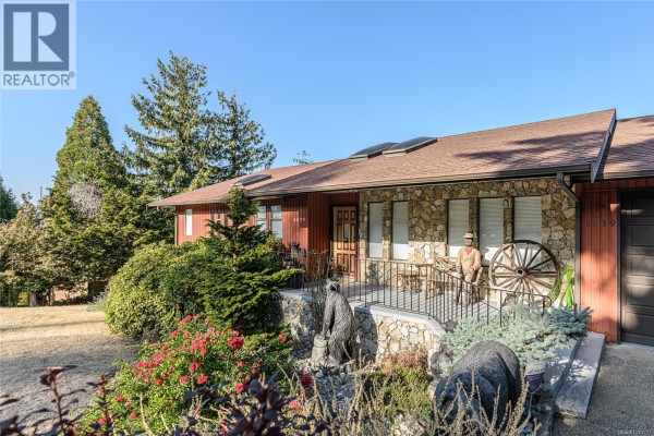8839 Forest Park Dr, North Saanich, BC, photo 3