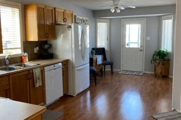 Bedroom - 8854 106 Avenue, Grande Prairie, AB T8X1L3 Photo 3