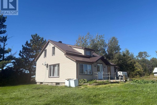 Living room - 885431 Highway 65 W, Timiskaming, ON P0J1P0 Photo 5