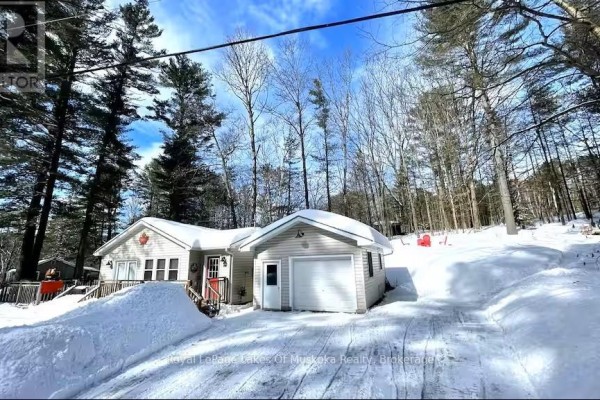 Primary Bedroom - 886 Muskoka 10 Road, Huntsville, ON P0B1L0 Photo 5