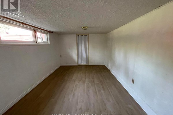 886bsmt Srigley Street, Newmarket, ON L3Y1X7 Photo 5