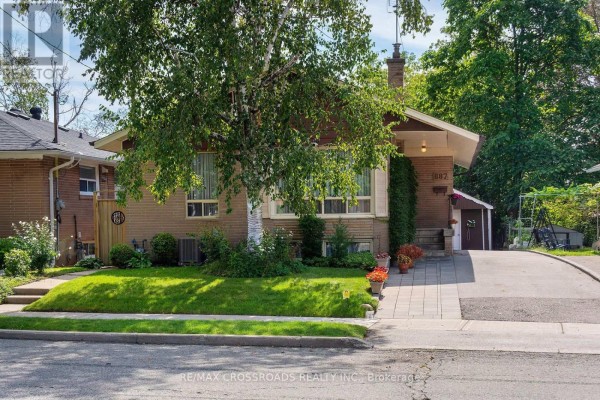 887 Brimorton Drive, Toronto, ON, photo 2