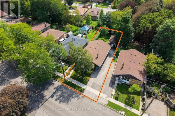 887 Brimorton Drive, Toronto, ON, photo 3