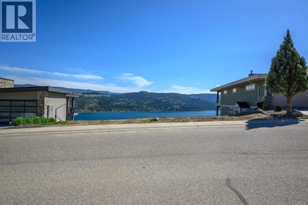 8872 Hampshire Crescent, Vernon, BC V1H2K9 Photo 2