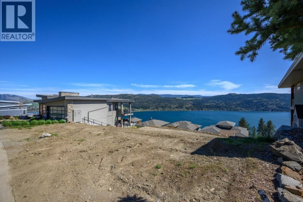 8872 Hampshire Crescent, Vernon, BC V1H2K9 Photo 3