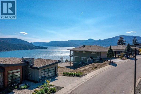 8872 Hampshire Crescent, Vernon, BC V1H2K9 Photo 5