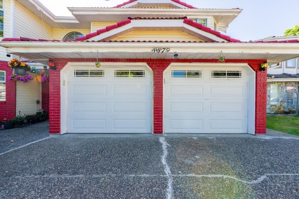 8879 141b Street, Surrey, BC V3V7W5 Photo 3