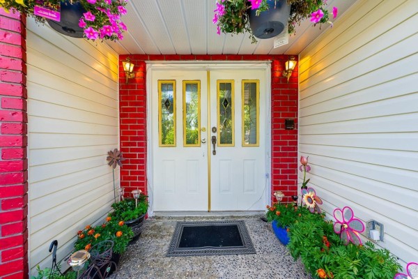 8879 141b Street, Surrey, BC V3V7W5 Photo 4