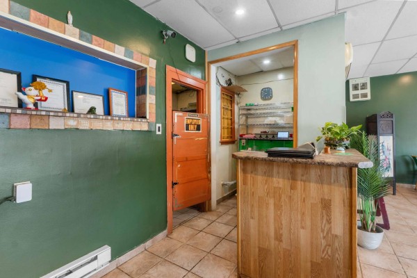 888 Notre Dame Ave, Winnipeg, MB R3E0M7 Photo 4