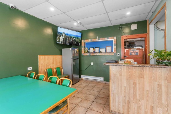 888 Notre Dame Ave, Winnipeg, MB R3E0M7 Photo 5