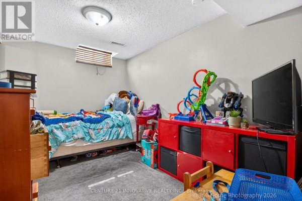 Primary Bedroom - 888 Southgate Drive, Oshawa, ON L1H7Z9 Photo 5