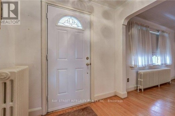889 Royal York Road, Toronto, ON, photo 3
