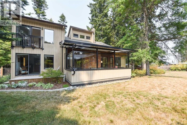 Workshop - 8892 Henderson Ave, Black Creek, BC V9J1A5 Photo 2