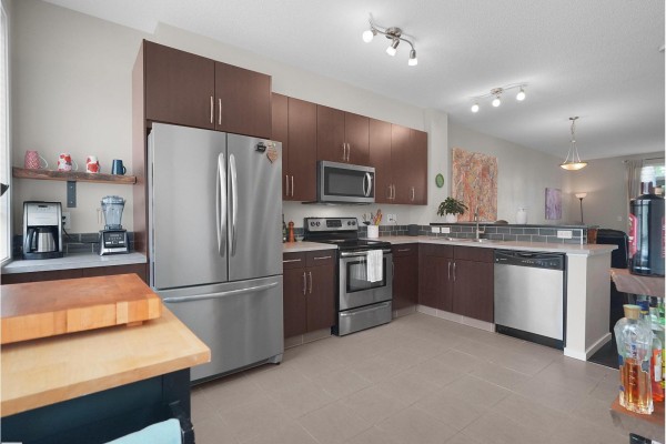 Kitchen - #89 603 Watt Bv Sw, Edmonton, AB T6X0P3 Photo 3