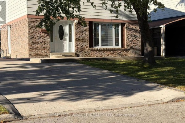 Living room - 89 Dunsfold Drive, Toronto, ON M1B1T5 Photo 2