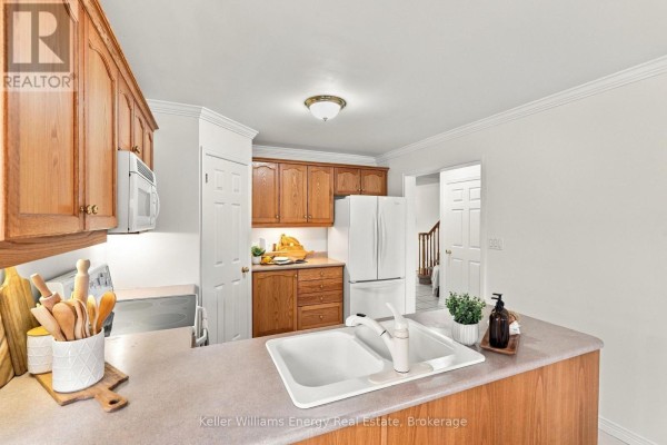 Laundry room - 89 Fieldcrest Avenue, Clarington, ON L1E2Y9 Photo 5