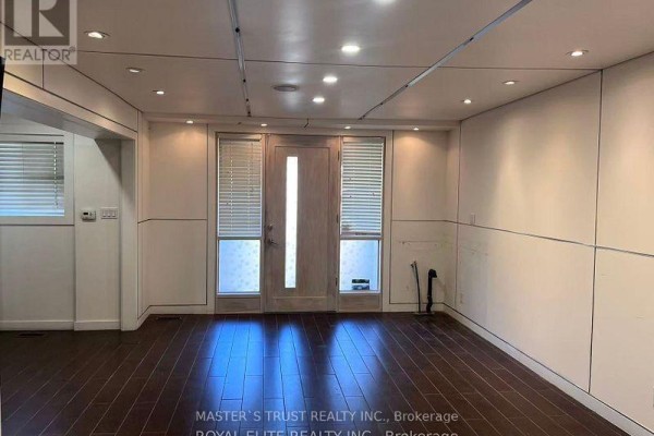 89 Finch Ave East Avenue, Toronto, ON M2N4R4 Photo 2