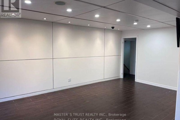 89 Finch Ave East Avenue, Toronto, ON M2N4R4 Photo 3