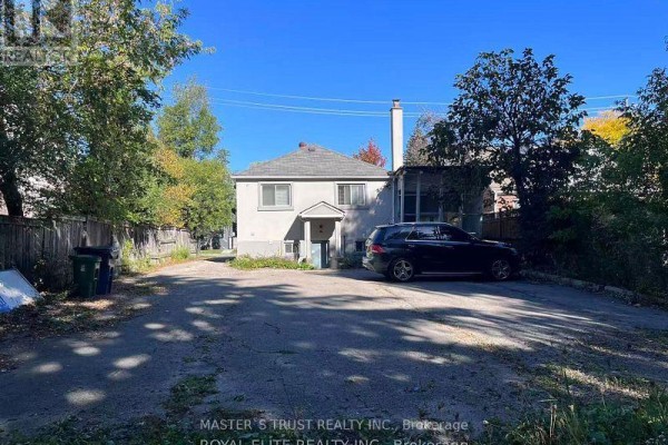 89 Finch Avenue E, Toronto