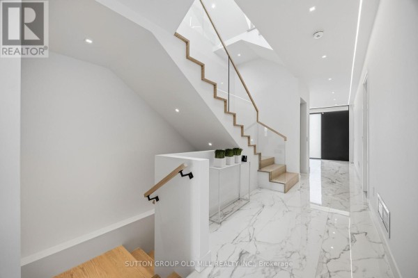 Bedroom 3 - 89 Regal Road, Toronto, ON M6H2J6 Photo 4