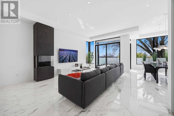 Living room - 89 Regal Road, Toronto, ON M6H2J6 Photo 5