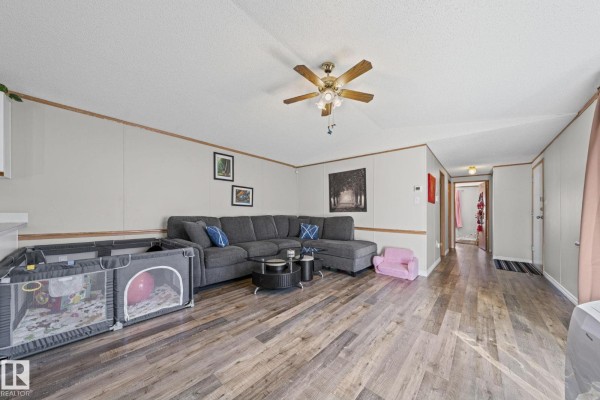 Primary Bedroom - 89 Springfield Cr, Spruce Grove, AB T7X3H9 Photo 4