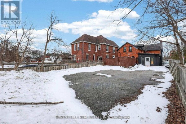 89 Toronto Street, Barrie, ON, photo 2