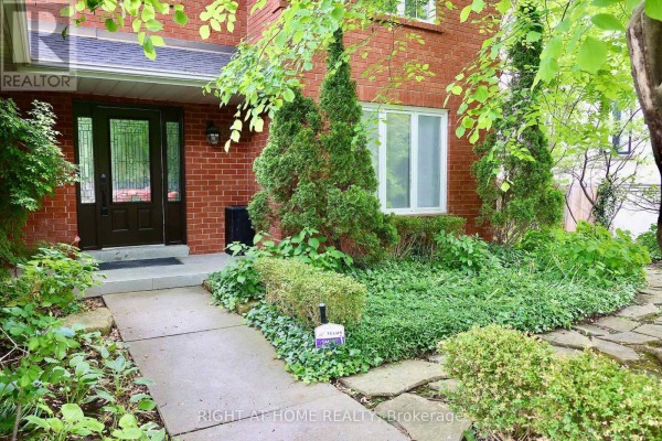 89 Yonge Boulevard, Toronto, ON, photo 2