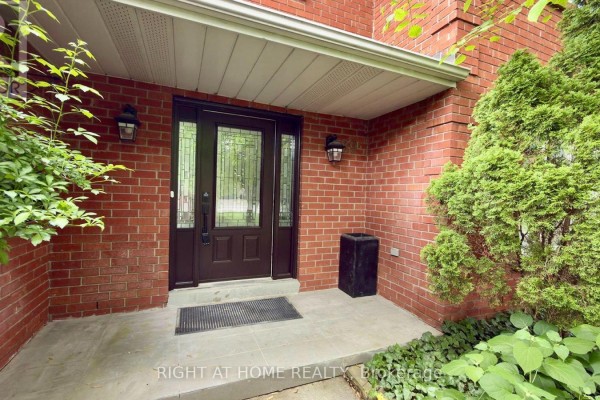Kitchen - 89 Yonge Boulevard, Toronto, ON M5M3G8 Photo 4