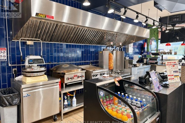 890 Bloor Street W, Toronto, ON M6G1M5 Photo 4