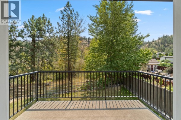 8901 Grizzly Crescent, Kamloops, BC, photo 2