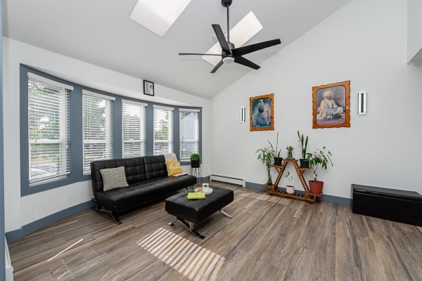 8902 142a Street, Surrey, BC V3V7T1 Photo 5