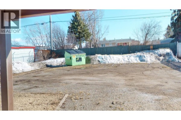 8903 100 Avenue, Fort St  John, BC V1J1X3 Photo 4