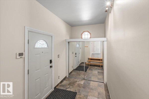 Kitchen - 8907 136 Av Nw, Edmonton, AB T5E1V5 Photo 3