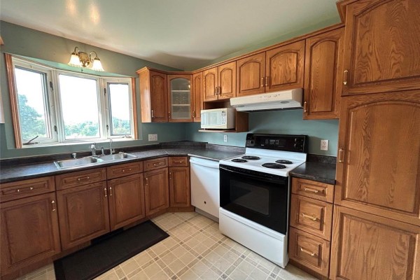 89070 16 Highway, Neepawa, MB R0J1H0 Photo 4