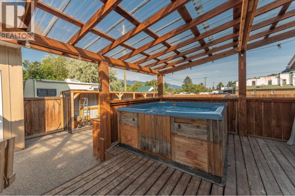 4pc Bathroom - 8909 Grainger Road, Canal Flats, BC V0B1B0 Photo 5